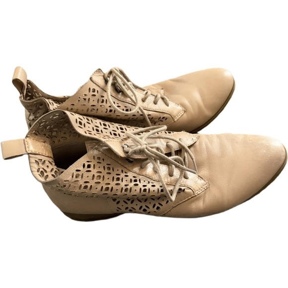 Lucky Brand Shoes - Lucky Brand Hirro beige leather laser-cut ankle booties Size 9.5 Western Cottage